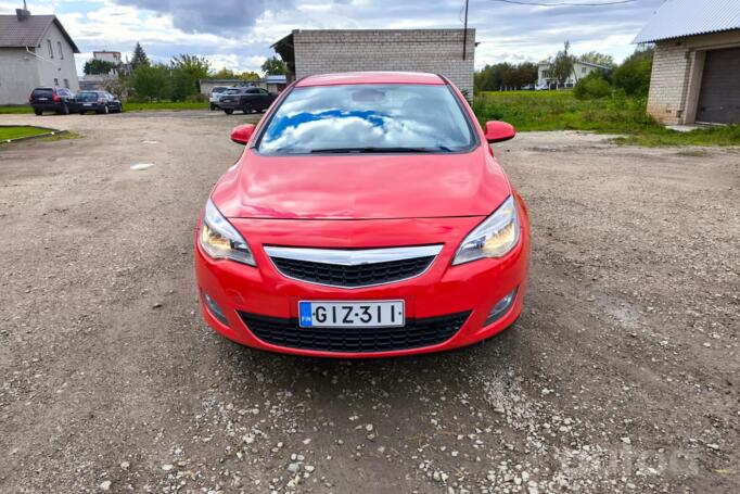 Opel Astra J Hatchback 5-doors