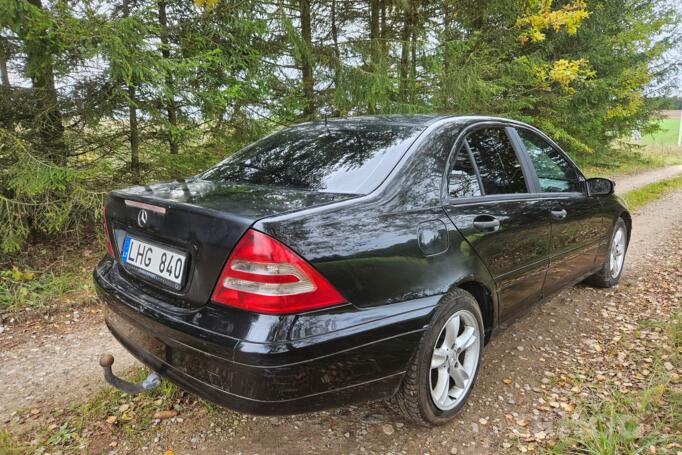 Mercedes-Benz C-Class W203/S203/CL203 Sedan