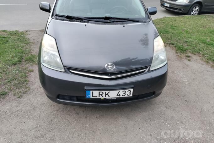 Toyota Prius XW20 [restyling]