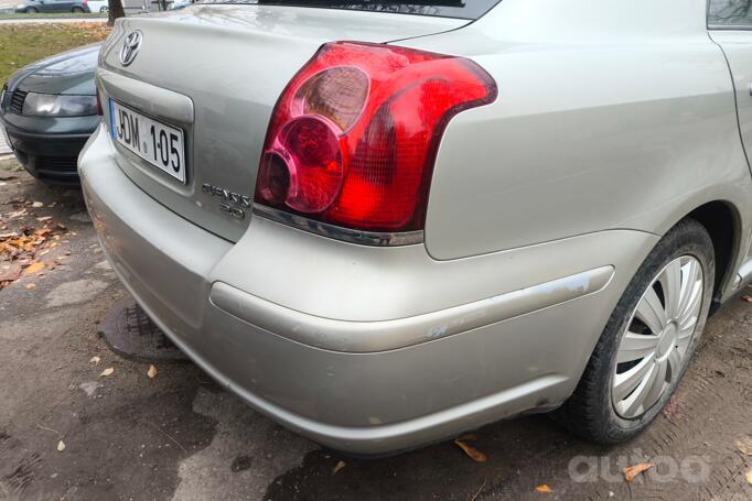 Toyota Avensis 2 generation Liftback