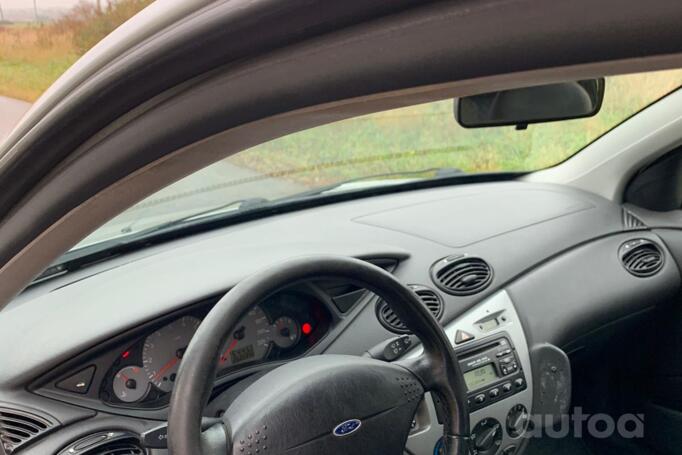 Ford Focus 1 generation [restyling] Hatchback 5-doors