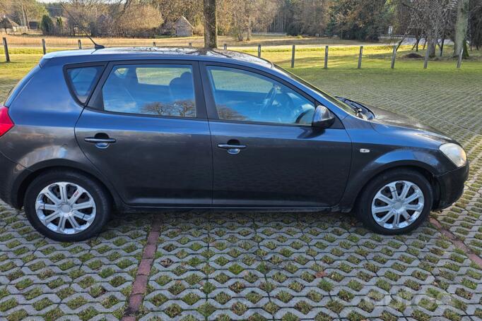 Kia Cee'd 1 generation Hatchback 5-doors