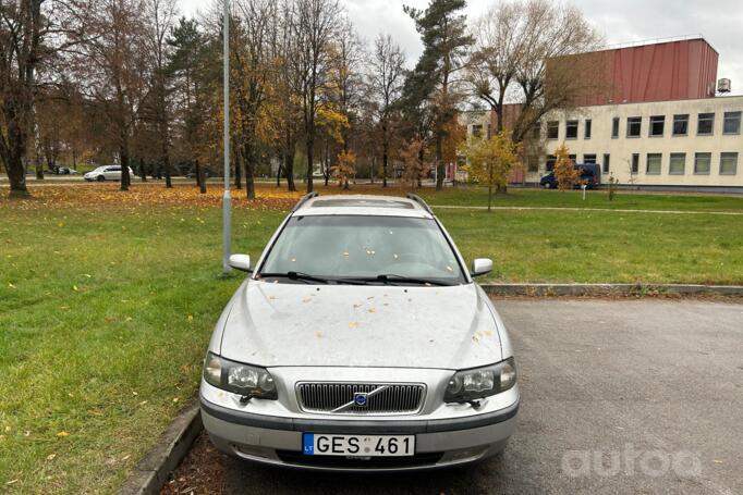 Volvo V70 2 generation wagon