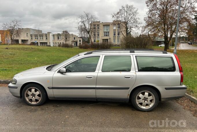 Volvo V70 2 generation wagon