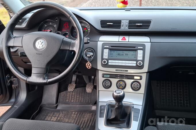 Volkswagen Passat B6 Sedan 4-doors