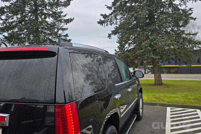 Cadillac Escalade 3 generation SUV