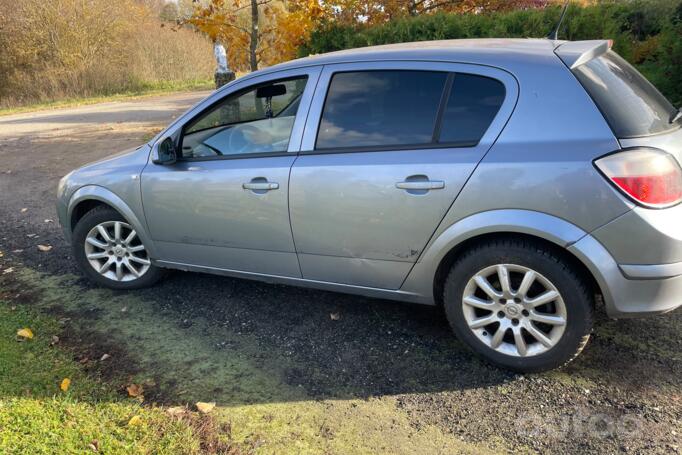 Opel Astra H Hatchback