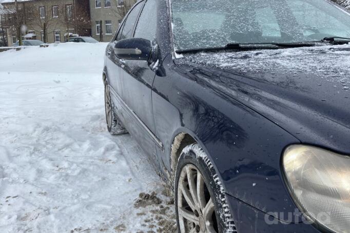 Mercedes-Benz S-Class W220 Sedan