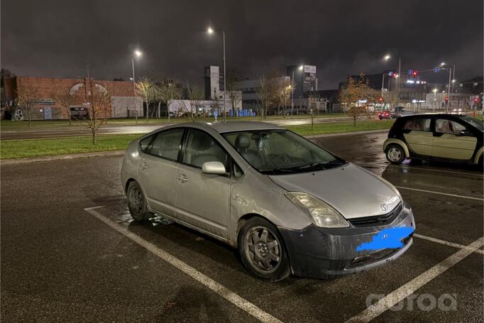 Toyota Prius 2 generation Hatchback