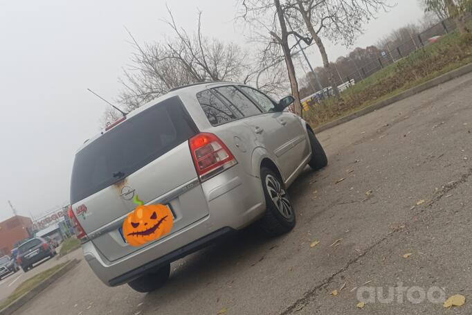 Opel Zafira B Minivan 5-doors