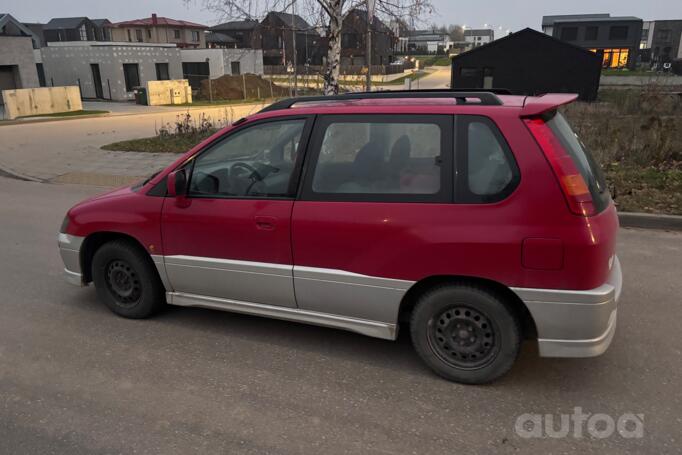 Mitsubishi Space Runner 2 generation Minivan