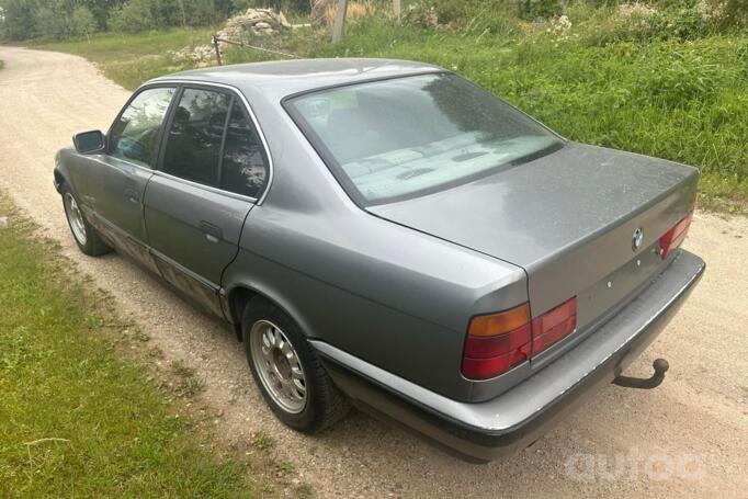 BMW 5 Series E34 Sedan