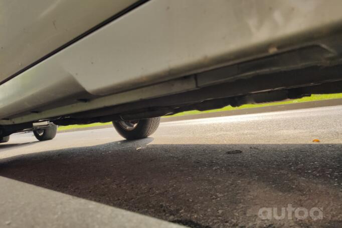 Subaru Outback 2 generation wagon 5-doors