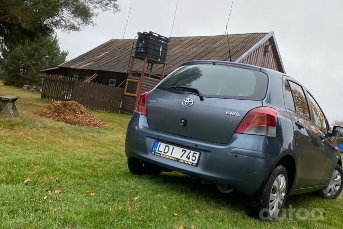 Toyota Yaris 2 generation [restyling]