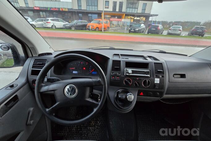 Volkswagen Transporter T5 Minivan 4-doors