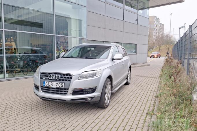 Audi Q7 4L Crossover