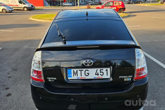 Toyota Prius 2 generation [restyling] (XW20)