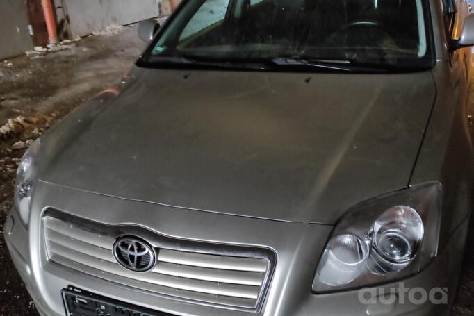 Toyota Avensis 2 generation wagon