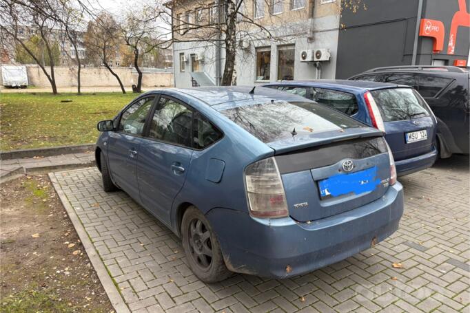 Toyota Prius 2 generation Hatchback