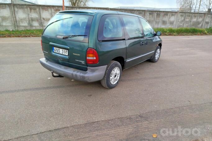 Chrysler Voyager 3 generation Grand minivan 5-doors