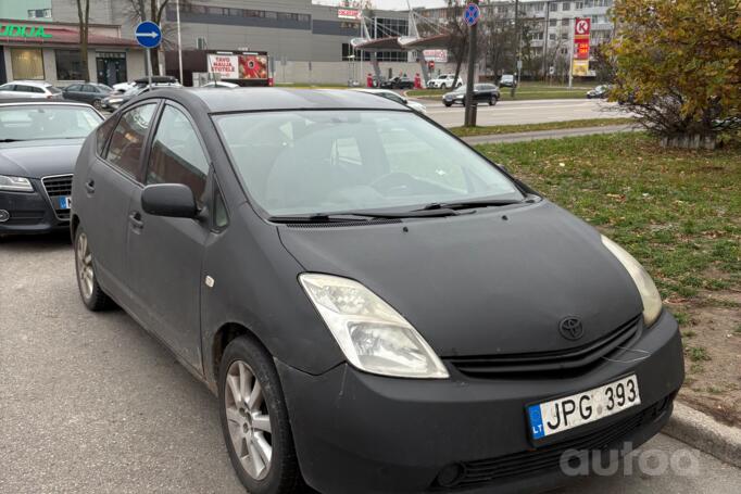 Toyota Prius 2 generation [restyling] (XW20)