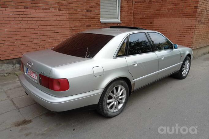 Audi A8 D2/4D Sedan 4-doors