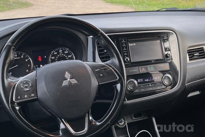 Mitsubishi Outlander 3 generation [2th restyling] Crossover