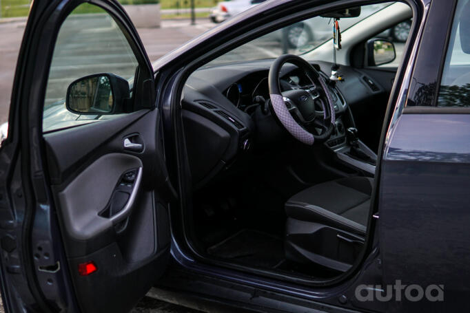 Ford Focus 3 generation Hatchback 5-doors