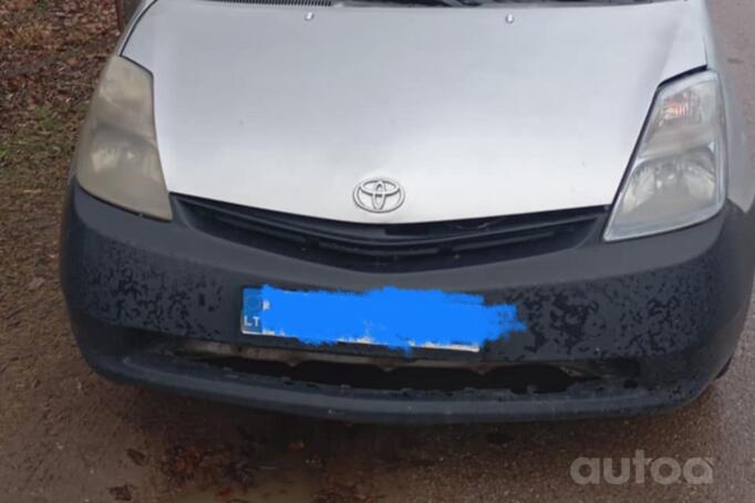 Toyota Prius 2 generation [restyling] (XW20)