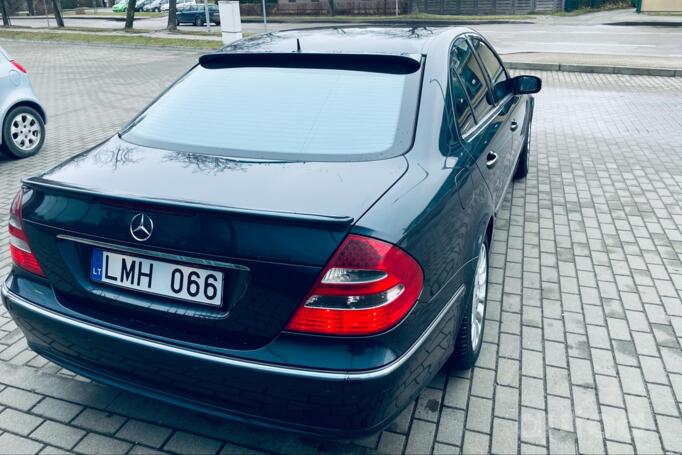 Mercedes-Benz E-Class W211 Sedan