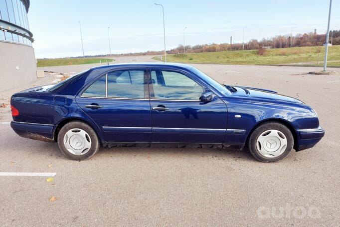 Mercedes-Benz E-Class W210 Sedan