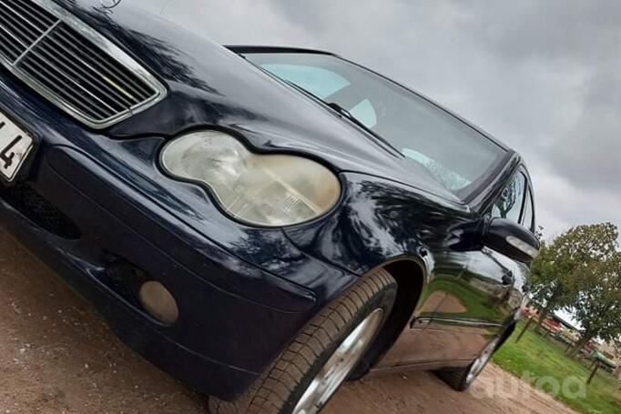 Mercedes-Benz C-Class W203/S203/CL203 Sedan