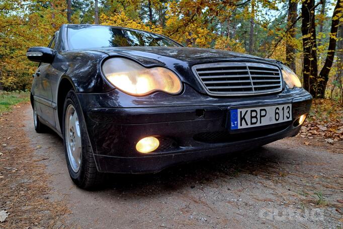 Mercedes-Benz C-Class W203/S203/CL203 Sedan