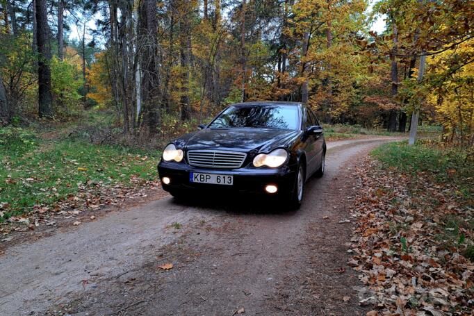 Mercedes-Benz C-Class W203/S203/CL203 Sedan