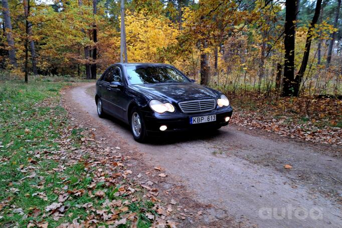 Mercedes-Benz C-Class W203/S203/CL203 Sedan