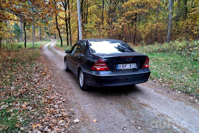 Mercedes-Benz C-Class W203/S203/CL203 Sedan