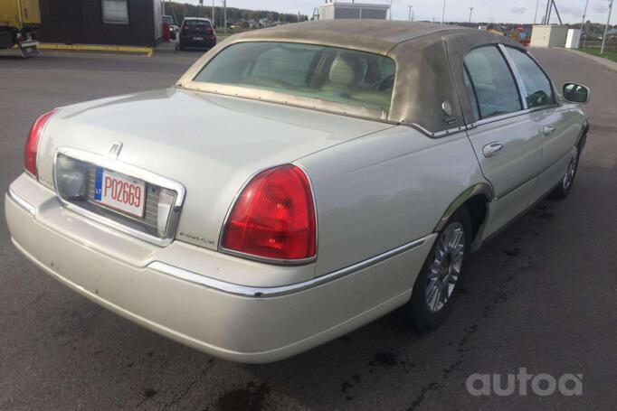 Lincoln Town Car 3 generation [restyling]