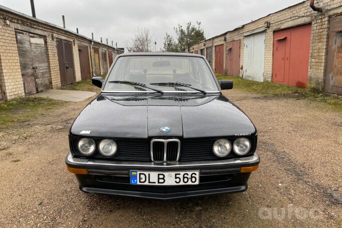 BMW 5 Series E12 [restyling] Sedan