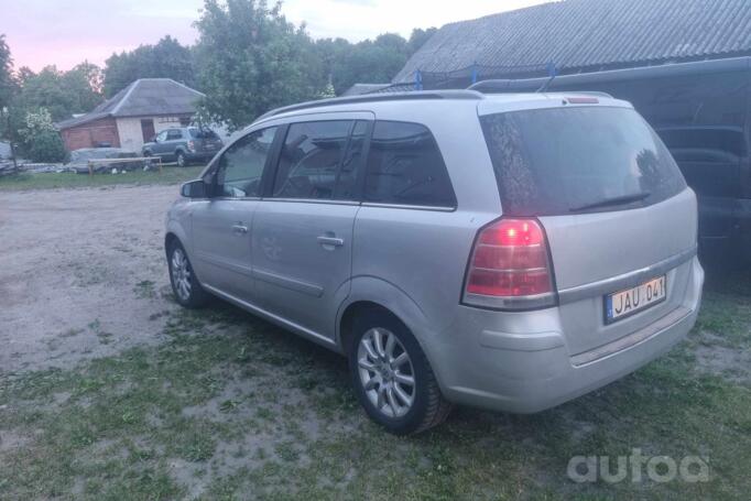 Opel Zafira B Minivan 5-doors