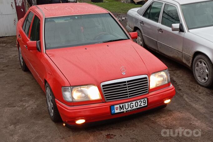 Mercedes-Benz W124 1 generation