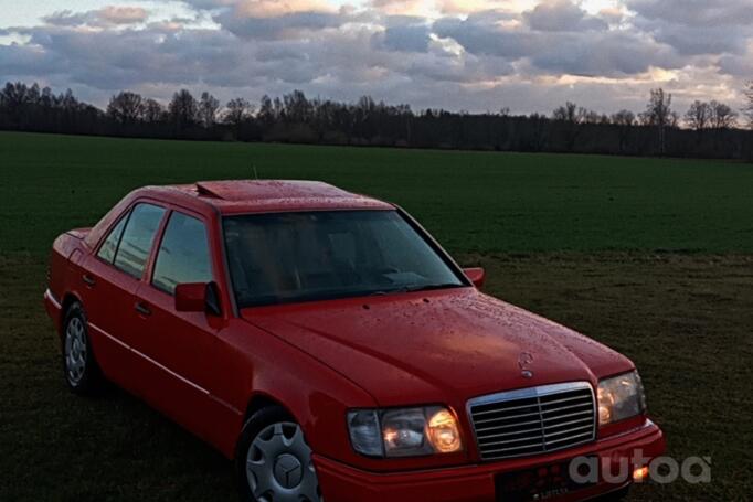 Mercedes-Benz W124 1 generation