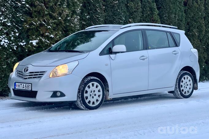 Toyota Verso 1 generation Minivan