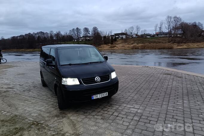 Volkswagen Caravelle T5 Minivan