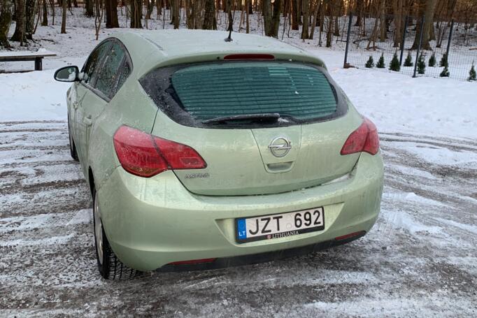 Opel Astra J Hatchback 5-doors