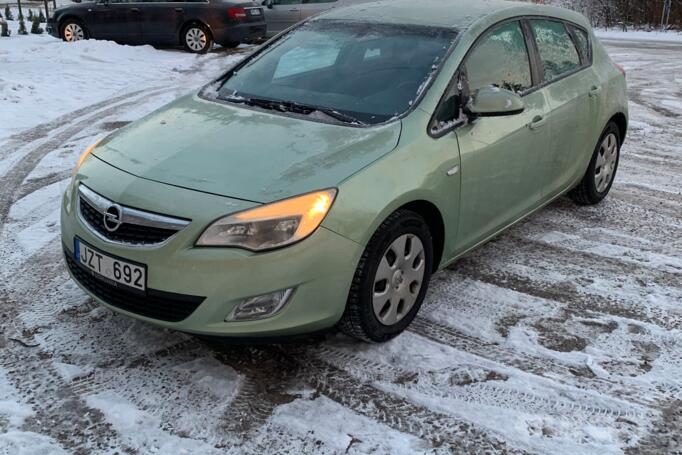 Opel Astra J Hatchback 5-doors