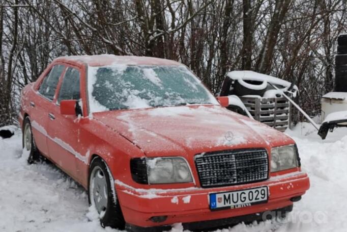 Mercedes-Benz W124 1 generation