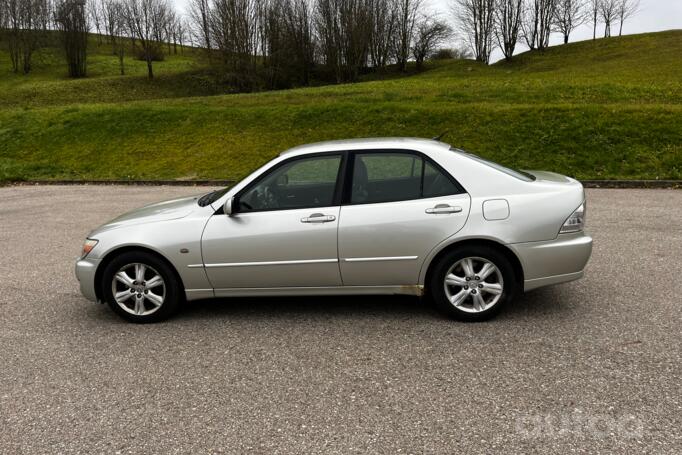 Lexus IS XE10 Sedan