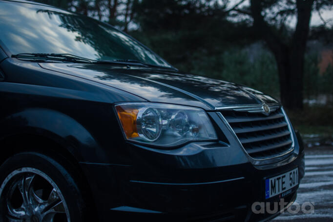 Chrysler Voyager 5 generation Grand minivan