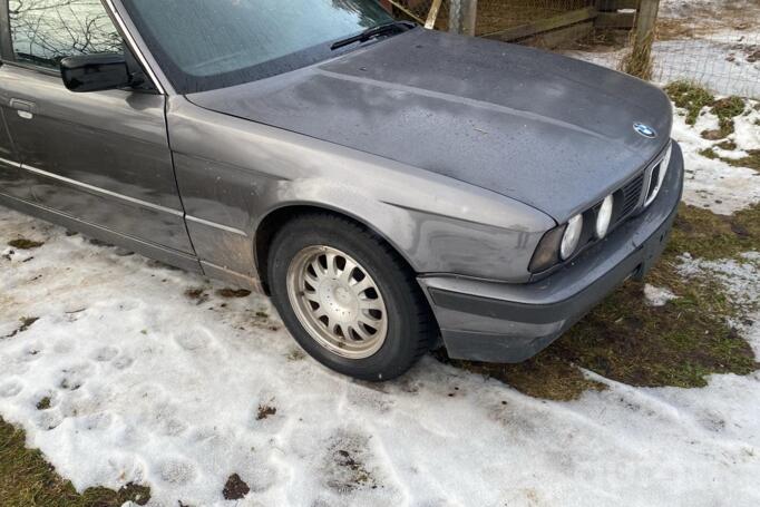 BMW 5 Series E34 Sedan