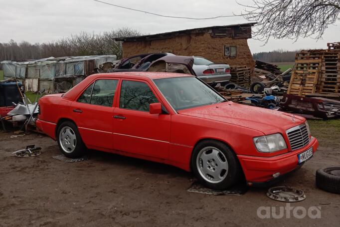 Mercedes-Benz W124 1 generation